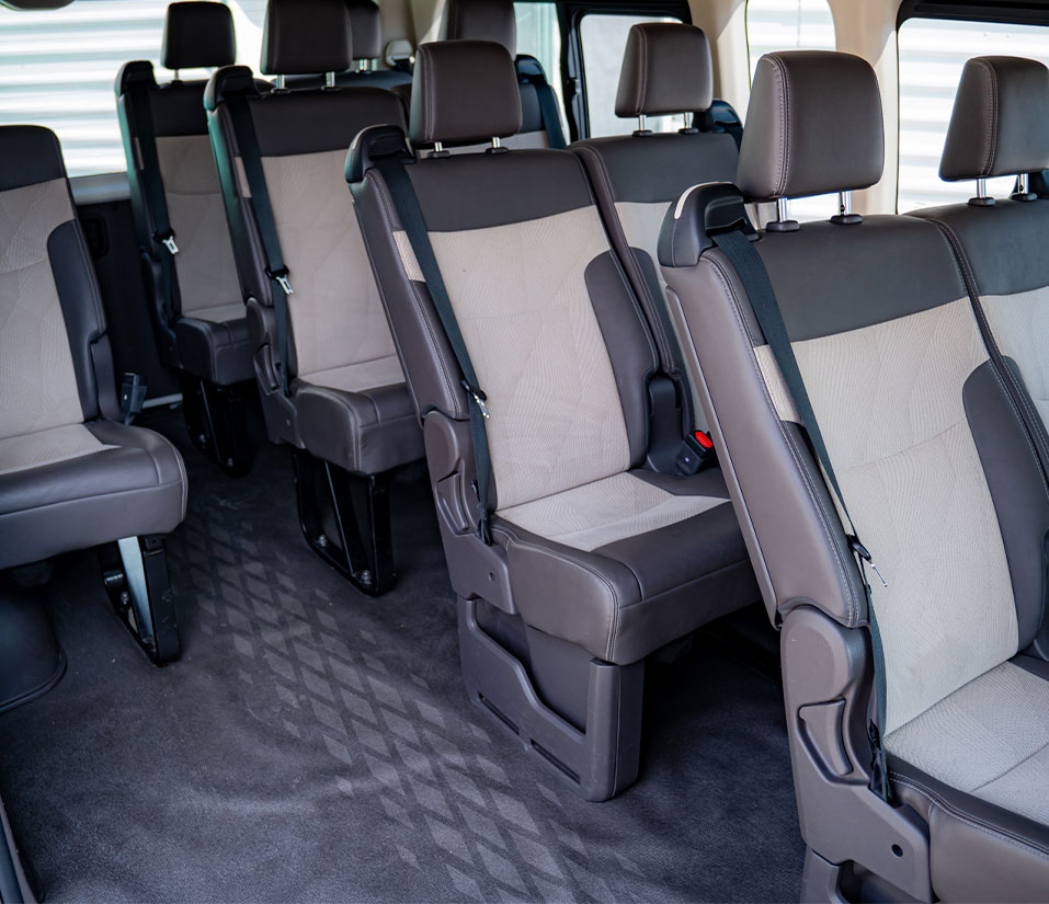 Car-o-van-HIACE-1