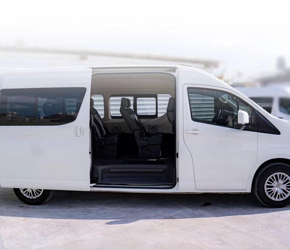 Car-o-van-HIACE-3