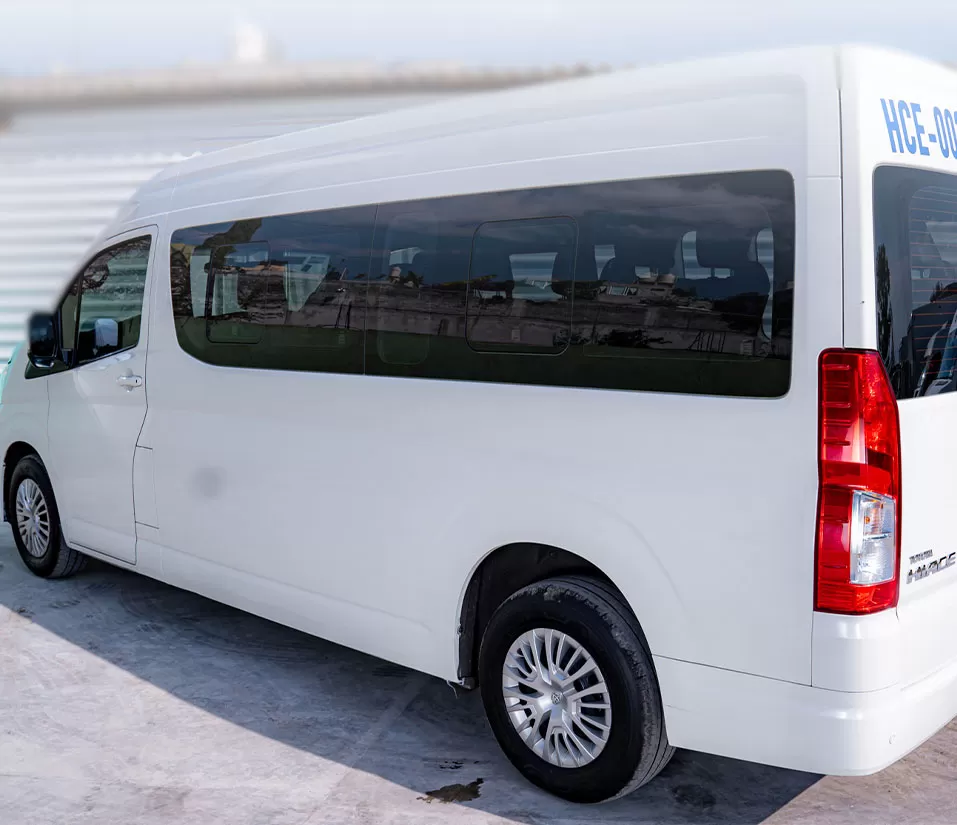 Car-o-van-HIACE-4