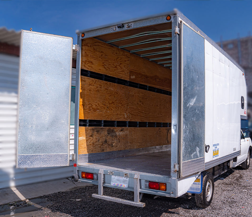 Car-o-van-NP-300-1