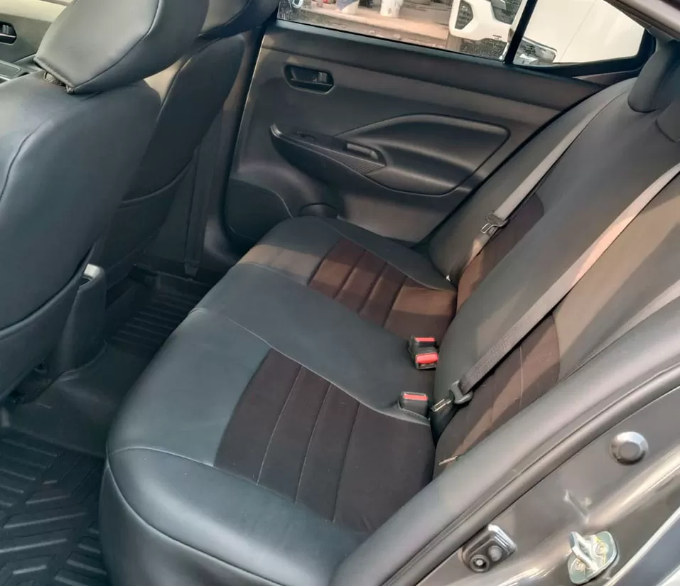 Car-o-van-SEDAN-VERSA-3