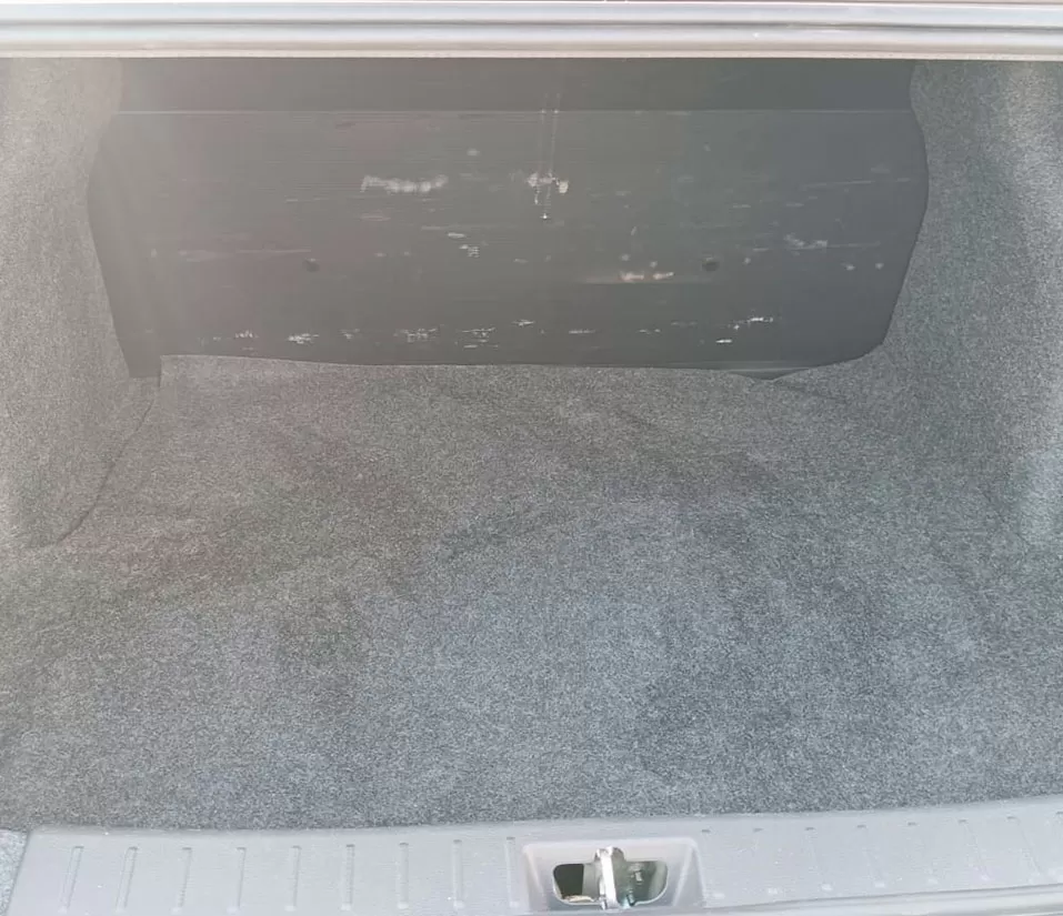 Car-o-van-SEDAN-VERSA-4