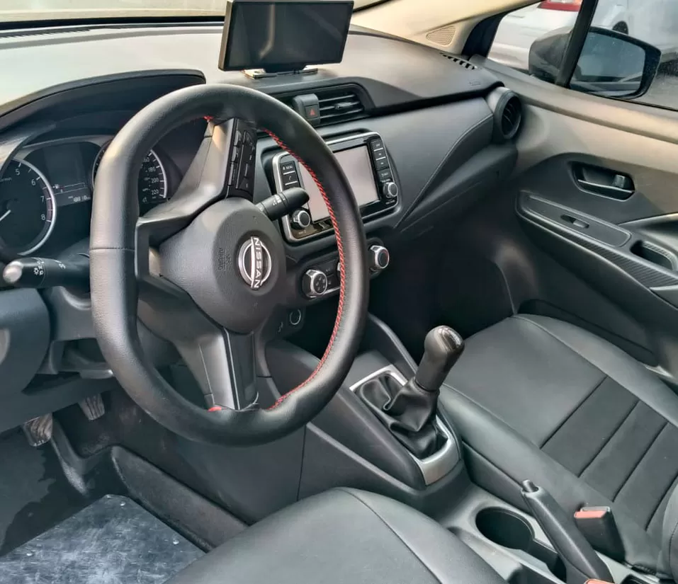 Car-o-van-SEDAN-VERSA-7